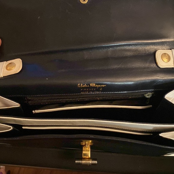 Salvador faragamo purse made in Italy - Picture 5 of 7